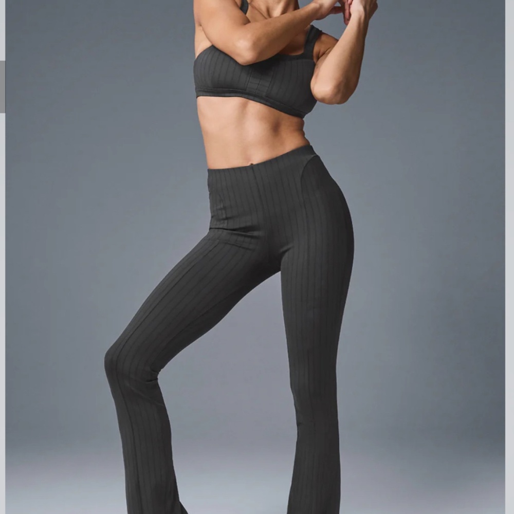 Alo Set: High-waist Pinstripe Zip It Flare Legging XS Bra S Anthracite Black
